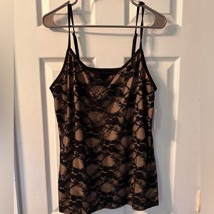 NWT! Torrid foxy lace front tank